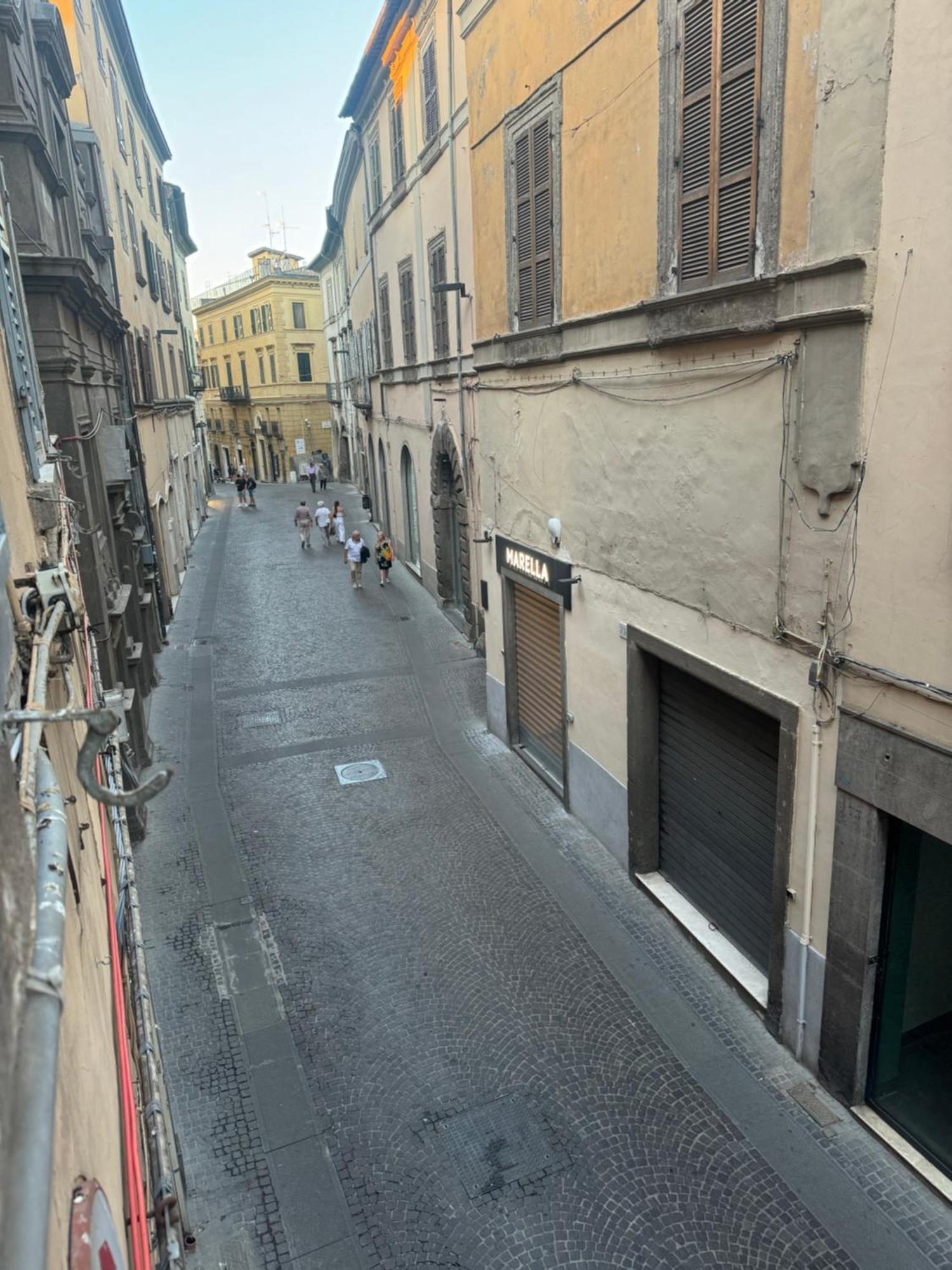 Antica Residenza Del Corso Viterbo Appartamento Vittorio Emanuele Buitenkant foto